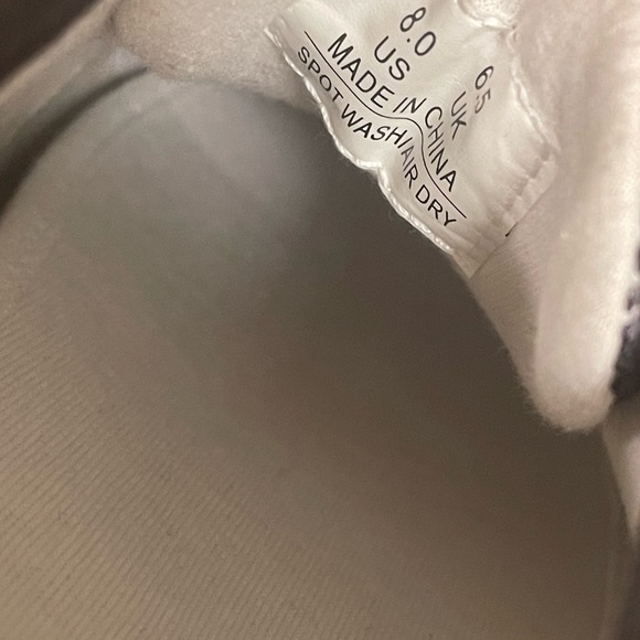 Elvis Presley, Bradford Exchange Women’s Canvas Shoes w/ Lace, Size 8 NEW w Box - Picture 7 of 9